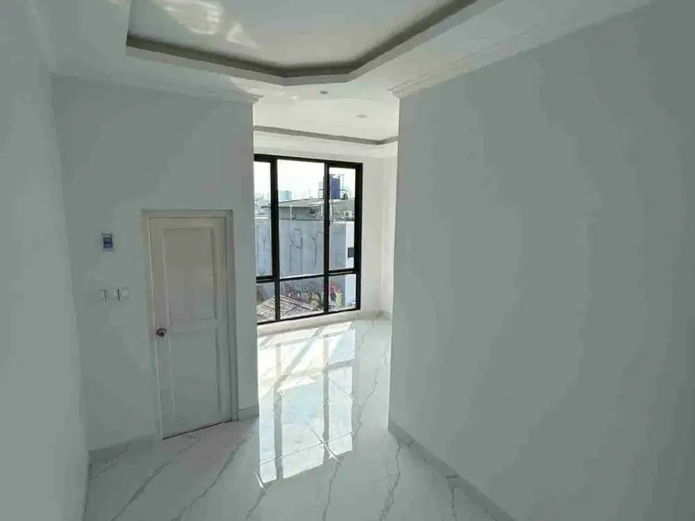 Rumah Minimalis 3 Lantai Strategis di Fatmawati