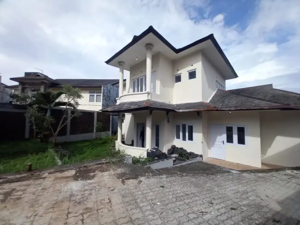 Y.R. DIJUAL RUMAH 2 LANTAI NYAMAN SIAP HUNI CIPAKU KOTA BANDUNG HARGA DIBAWAH NJOP