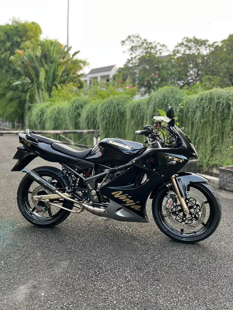 Kawasaki ninja 150RR/zx-150RR Black 2011 modif hedon istimewa