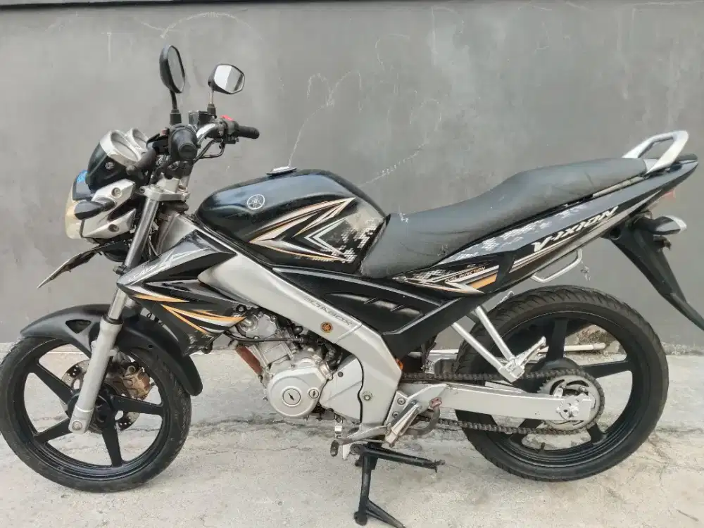Yamaha Vixion old tahun 2009 di Tangerang.