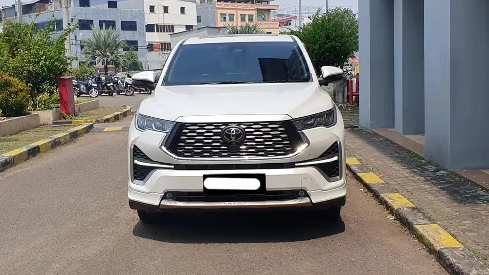 Toyota kijang innova zenix q hybrid modelista tss 2023 putih