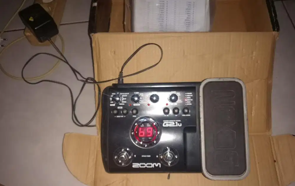 EFEK GITAR ZOOM G2 1U