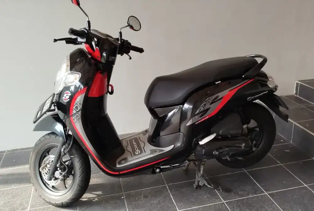 Scoopy sporty istimewa