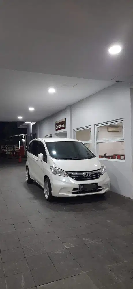 Honda Freed 2012 Bensin