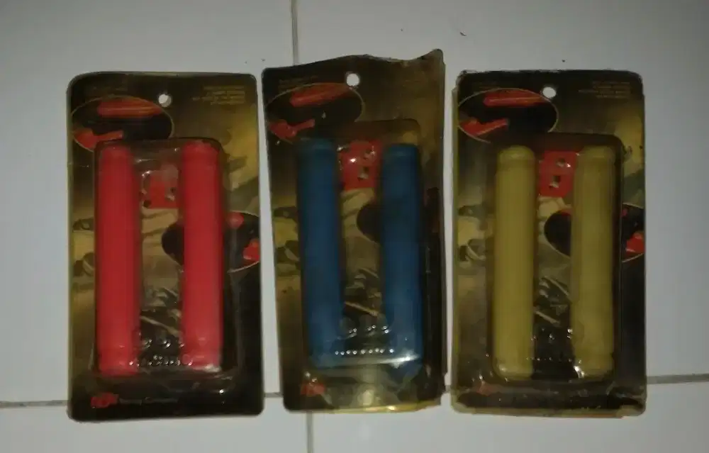 Karet handle atau tuas rem dan kopling.