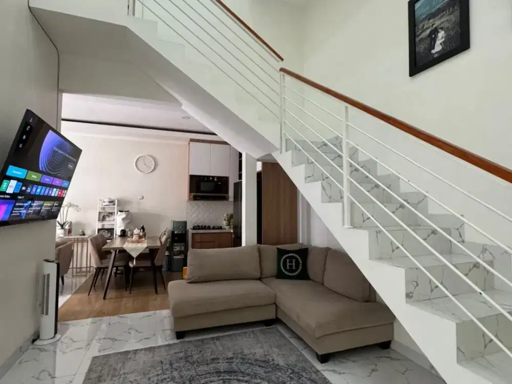 Dijuak Hunian 2 Lantai Gaya Minimalis Modern Semi Furnish Lokasi Strategis di Cluster Cisaranten Arcamanik, Bandung