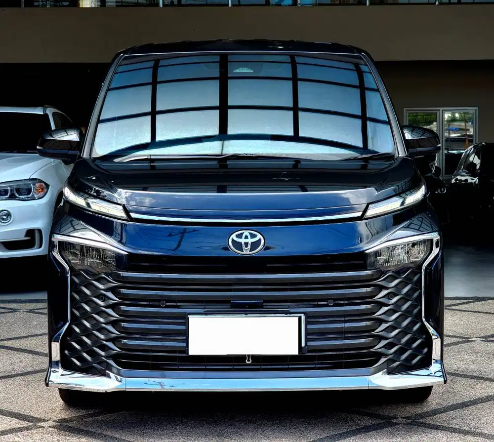 KM 14 RB ANTIK!! TOYOTA VOXY FACELIFT TSS PK 2023 BLACK