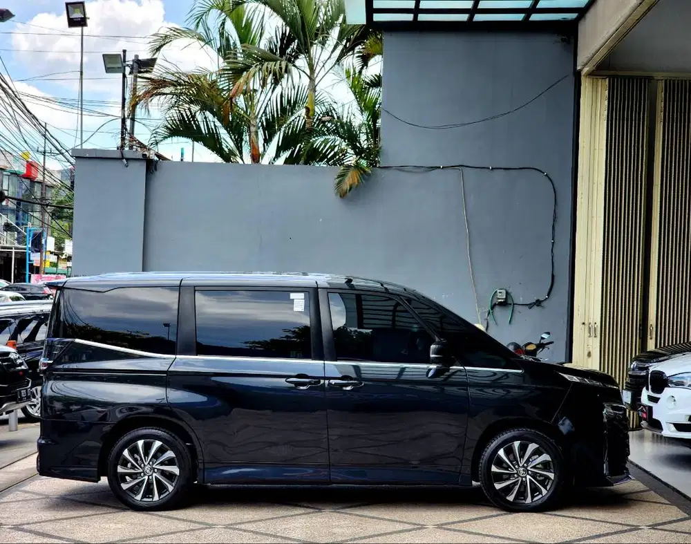 KM 14 RB ANTIK!! TOYOTA VOXY FACELIFT TSS PK 2023 BLACK