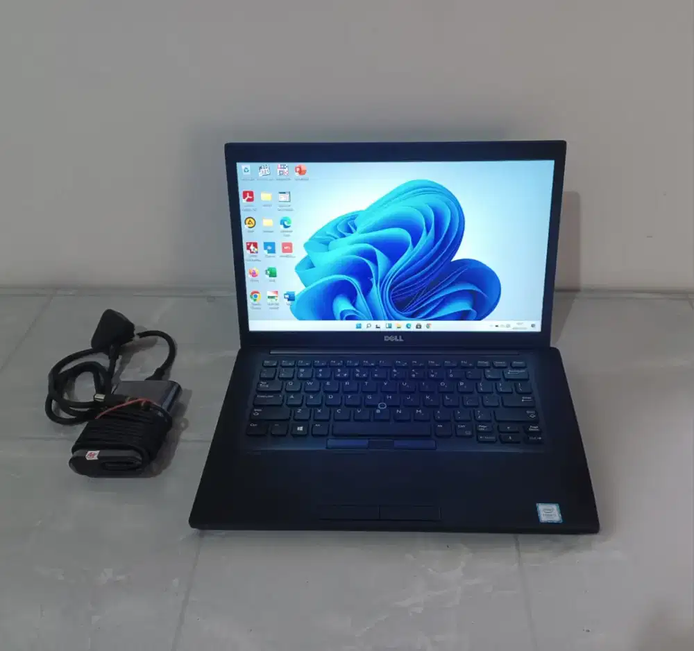 Dell Latitude  core i7 backlite bonus tas dll