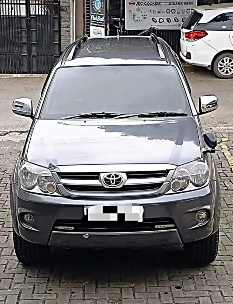 Dijual Fortuner 2.7 G Lux CBU, Bensin