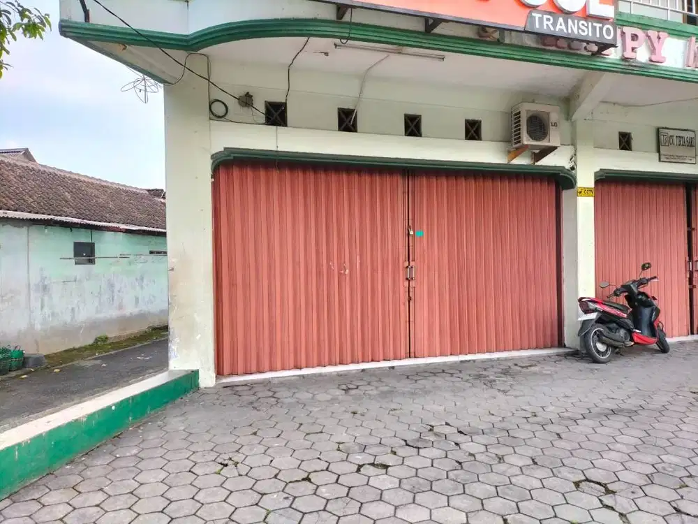 Disewakan Ruko Lantai 1 di Transito Laweyan tempat Strategis &  Murah