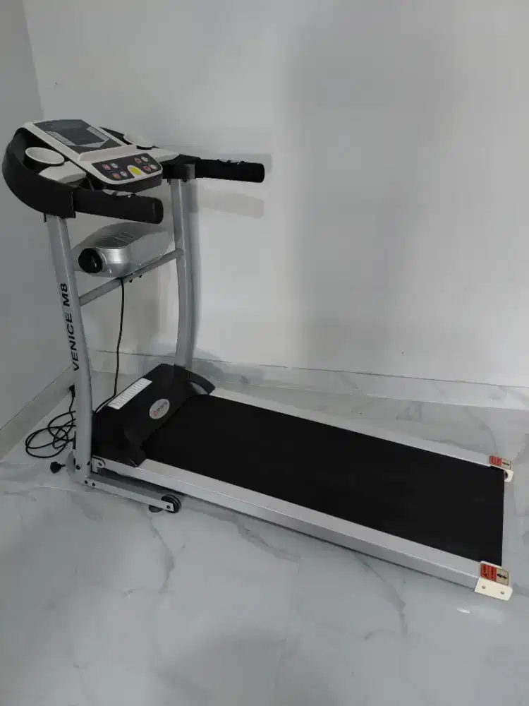 Treadmill Elektrik Second Berfungsi Baik