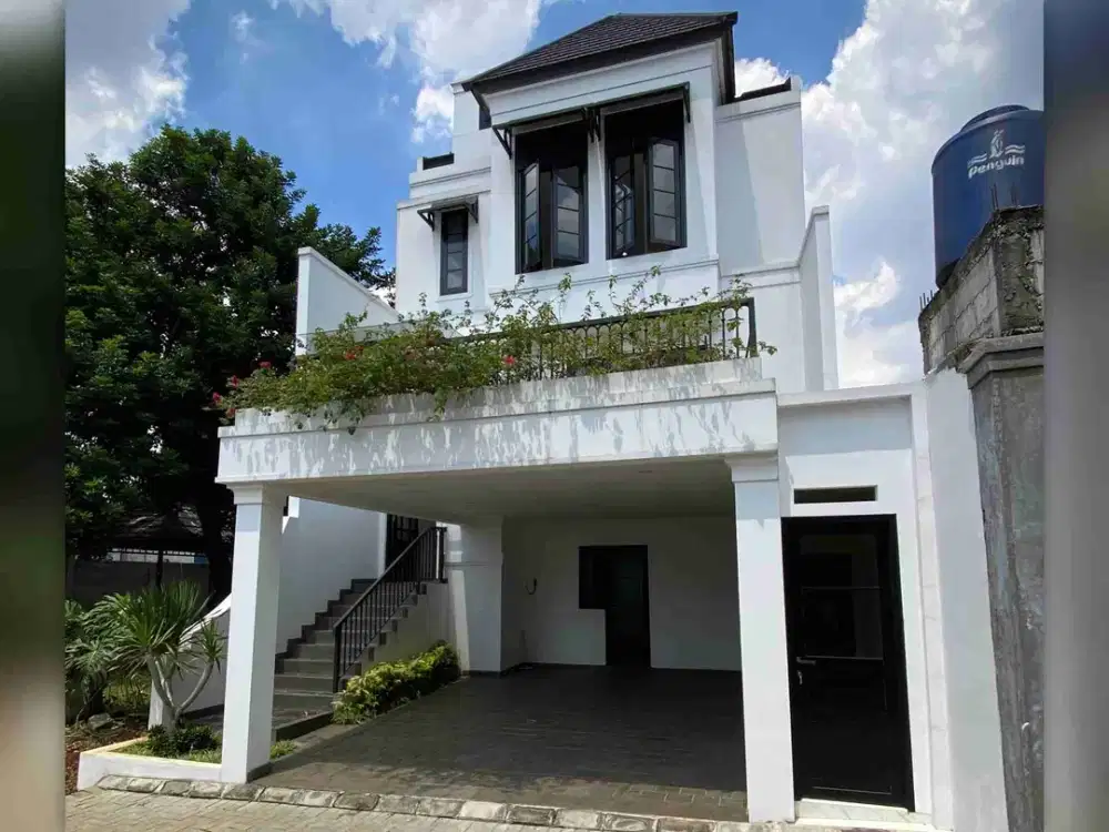 Rumah Modern 3 Lantai Lokasi Strategis Dekat Tol, Harga Terbaik.