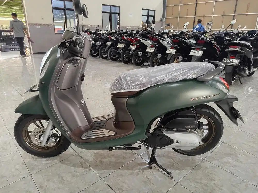 SCOOPY PRESTIGE 2023