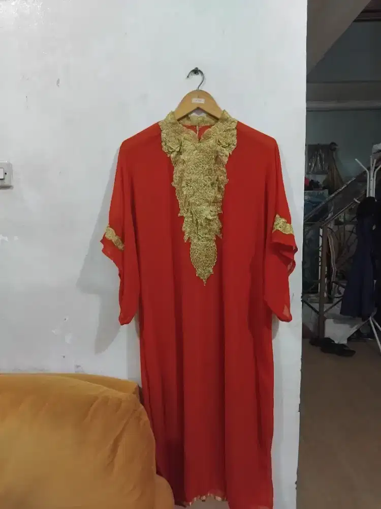 Kaftan mewah merah