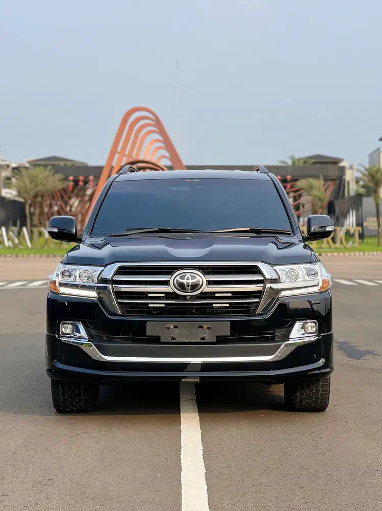 Toyota Land Cruiser VXR 200 ATPM — 2018