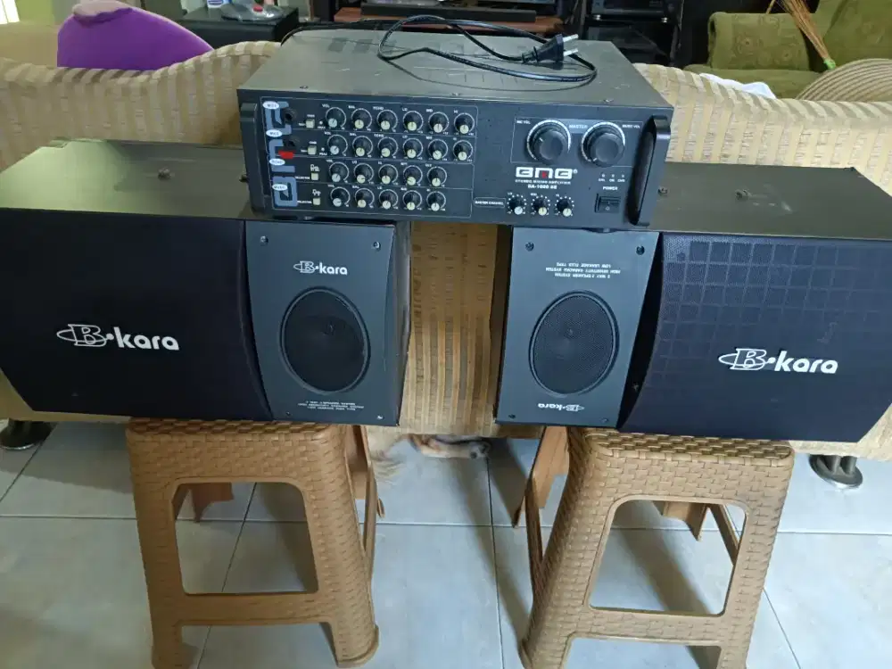 Speaker dan amplifier Karaoke BMB