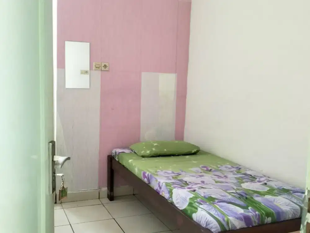 Kos AC Pegawai di Perumahan Rewwin Waru Sidoarjo