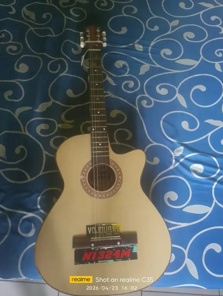 Gitar APX500 alat musik