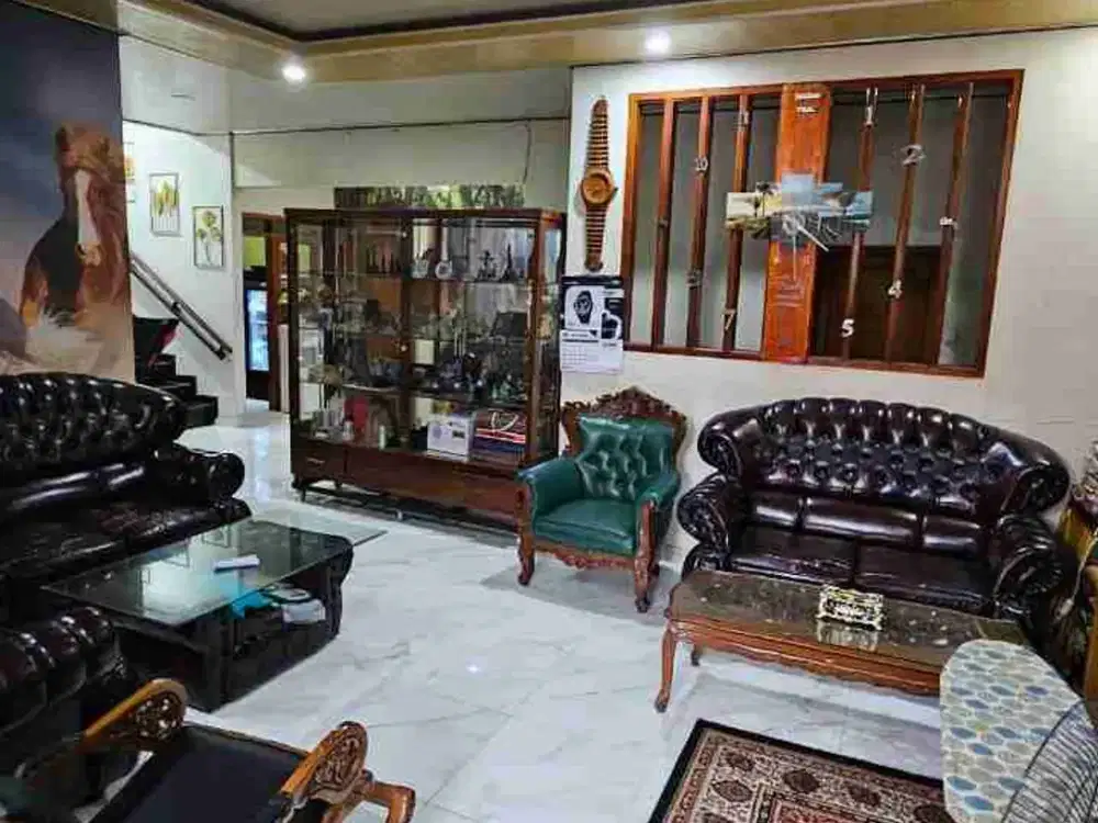 Di jual rumah 3 lantai siap huni Full furnish nego