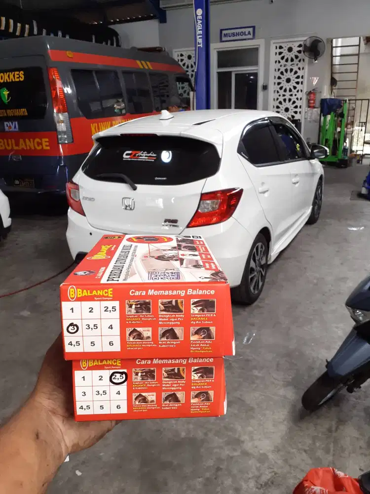 Shockbreaker Mobil EMPUK & STABIL Cukup PasangkanBALANCE Peredam Shock