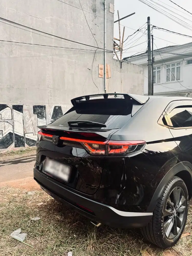 Spoiler dan Ducktail HRV sepaket