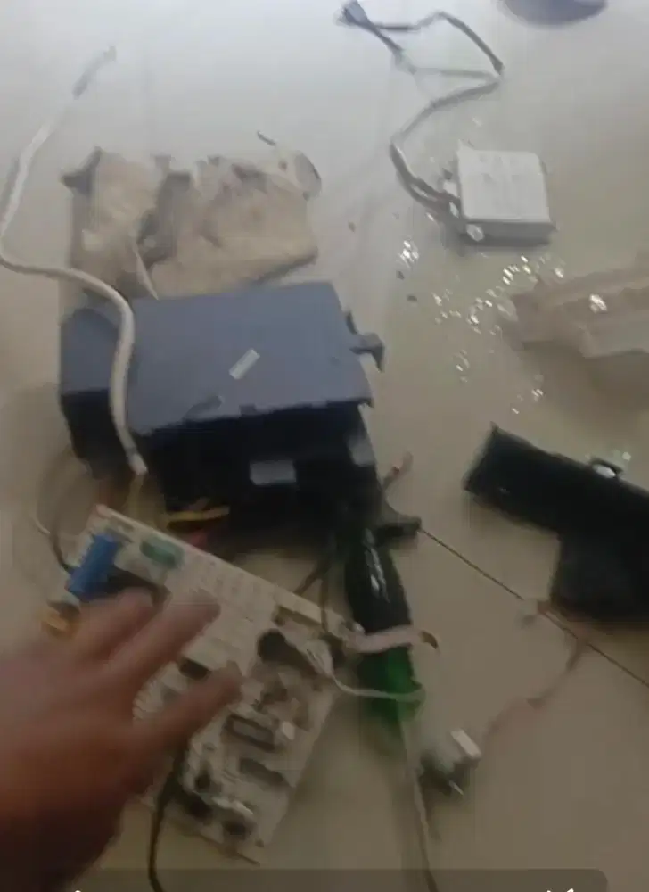 Jasa perbaikan modul service ac tambah freon service kulkas dll