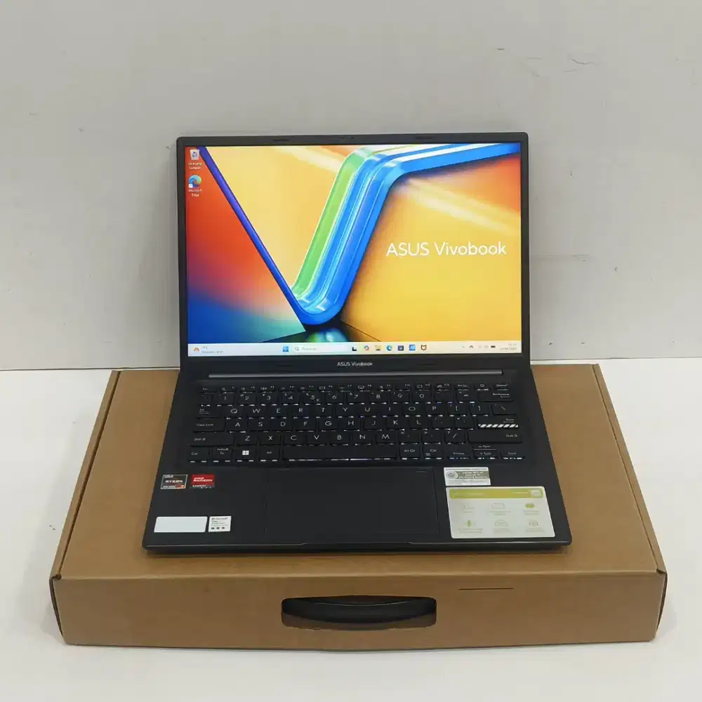 Laptop Asus Vivobook M1405YA garansi resmi fullset Ryzen 7 7735U
