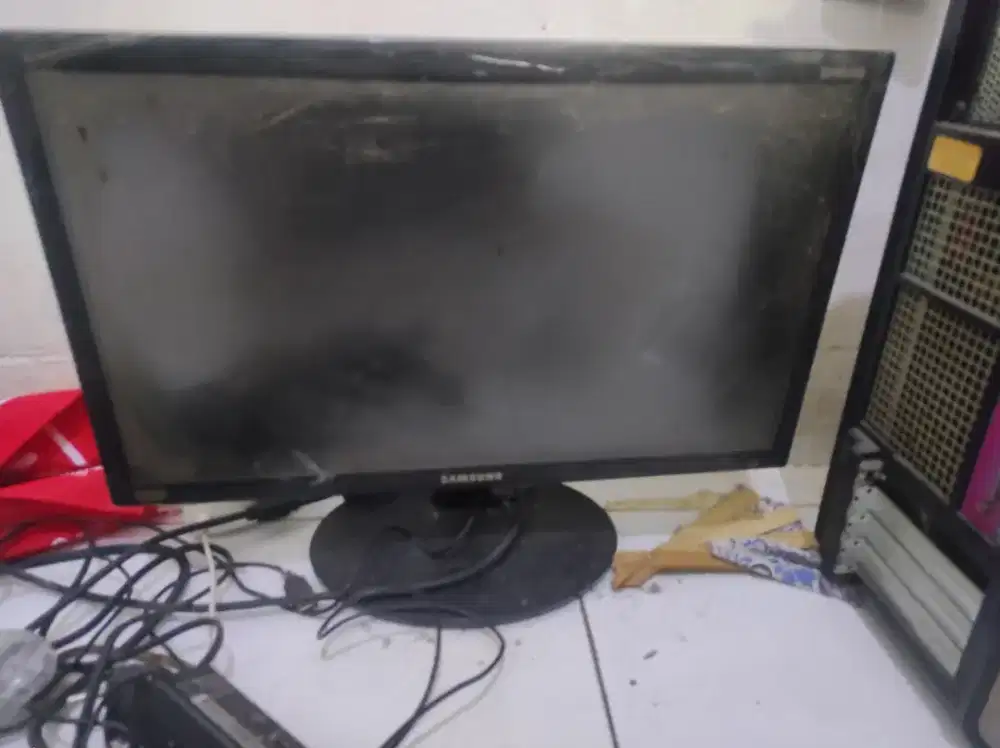 Monitor dan CPU