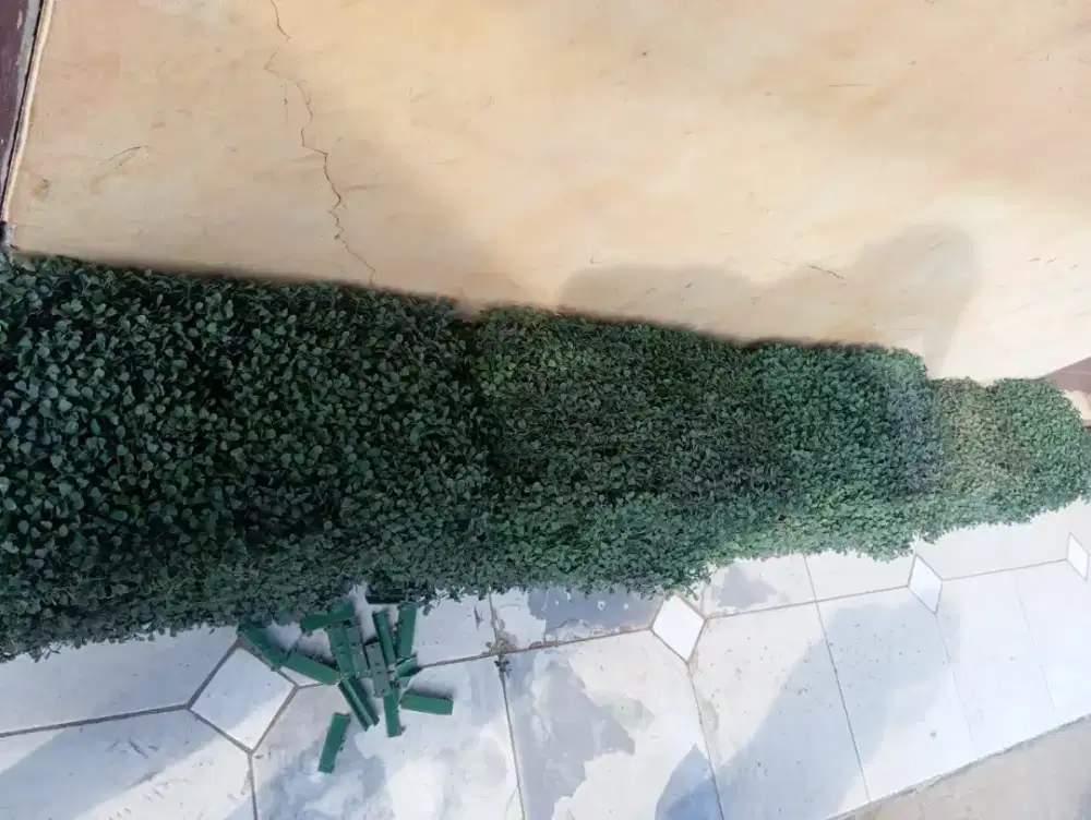 Rumput Sintetis Azalea Vertical Garden