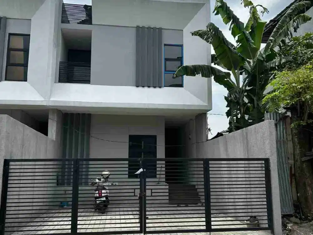 Fs rumah baru hadap utara
area turangga -Bandung 
lt 134 lb 190,
2 lantai ,shm 
kt 4 + 1 km 3 + 1
air sible
Listrik 2200 watt
Car port 2
Open price 2,95 M nego