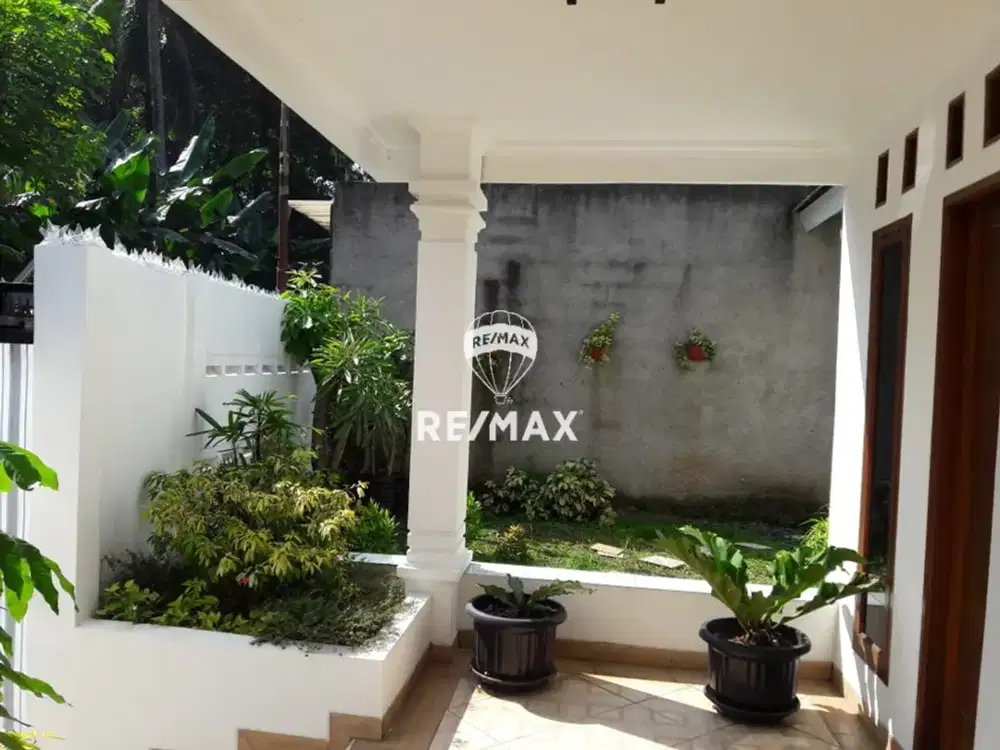 DIJUAL RUMAH DI RADIO DALAM GANDARIA UTARA JAKSEL