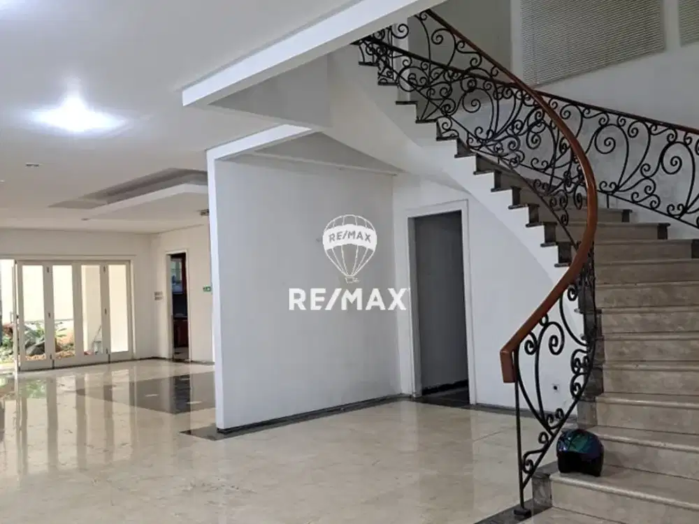 DIJUAL RUMAH CANTIK DI DAERAH PONDOK INDAH JAKSEL