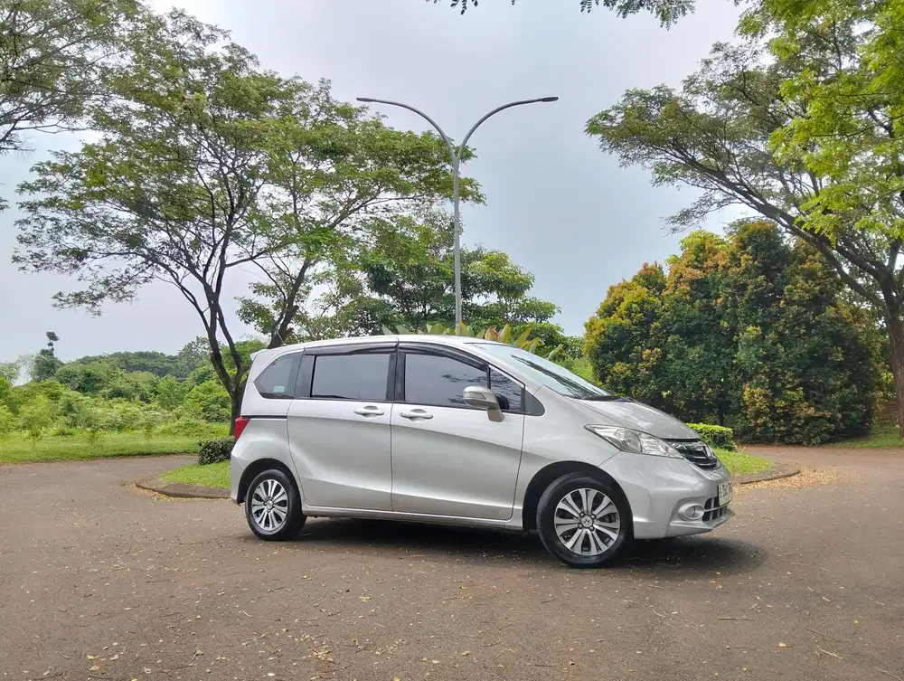 Honda Freed 2013 Bensin