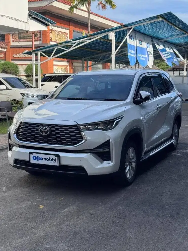 Toyota Kijang Innova 2.0 Zenix V CVT Bensin AT 2023 Putih