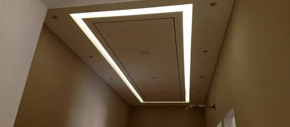 Tukang Pasang Plafon dan Partisi Gypsum. Kontraktor Bangun Rumah Mewah