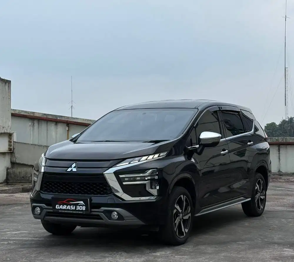 Mitsubishi New Xpander Ultimate AT 2022 Pakai 2023 Hitam KM 28 rb