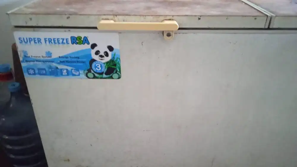 Freezer Box Jumbo RSA CF-750 Kapasitas 715 Liter Bekas