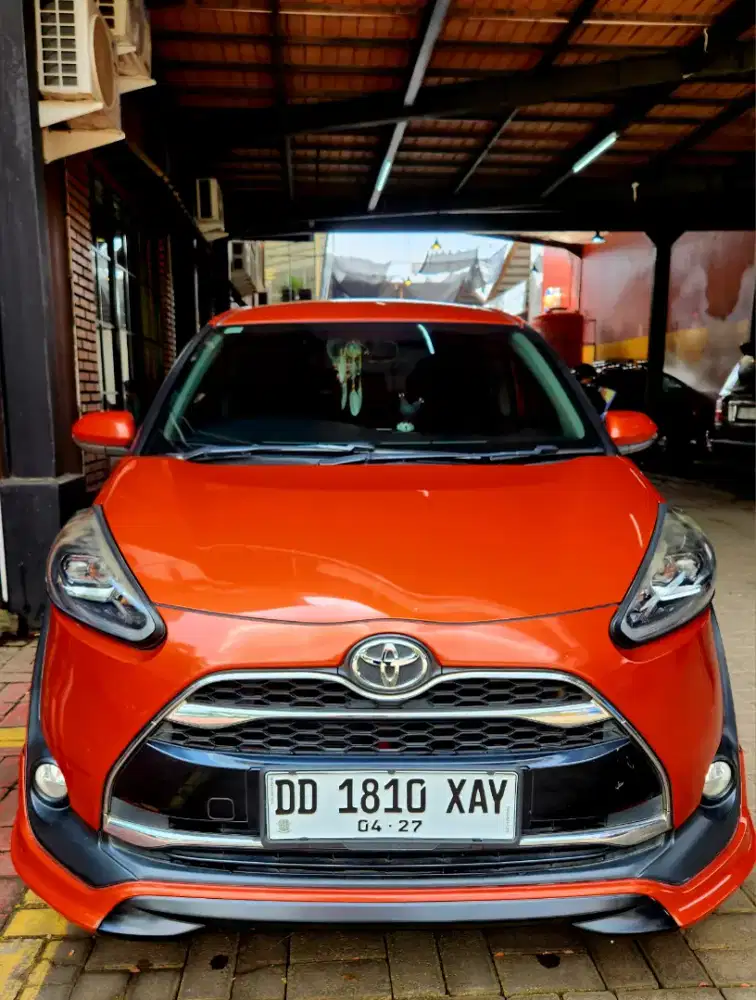 Toyota Sienta type Q