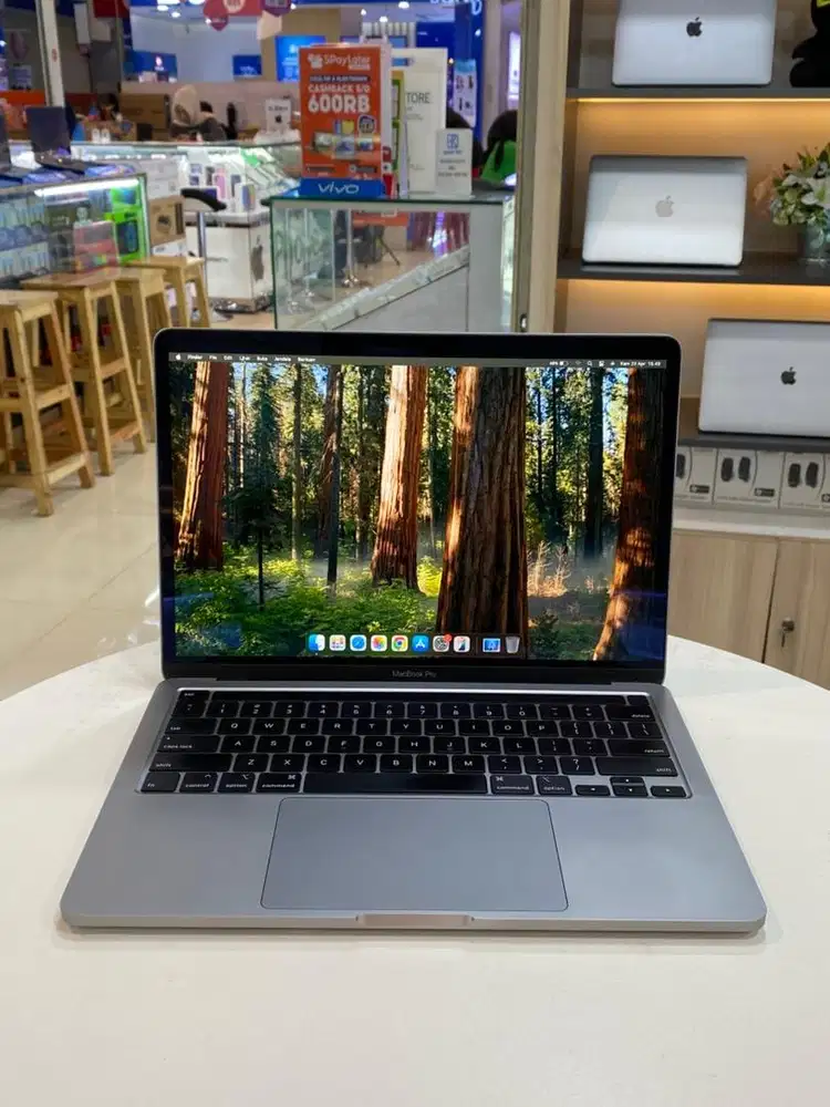MacBook Pro 2020 i5 8/512GB