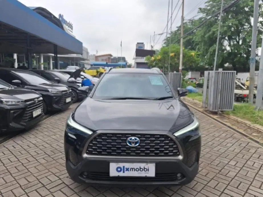 TDP 14JT, Toyota Corolla 1.8 Cross Hybrid Bensin-AT Hitam 2022