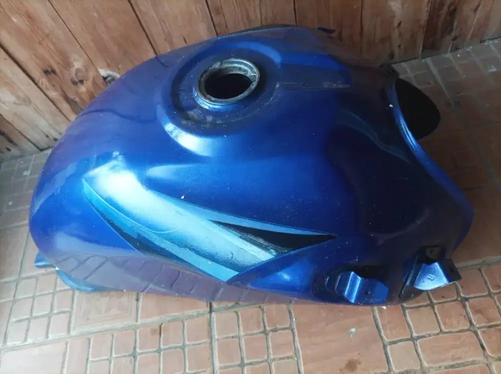 Tangki bekas megapro