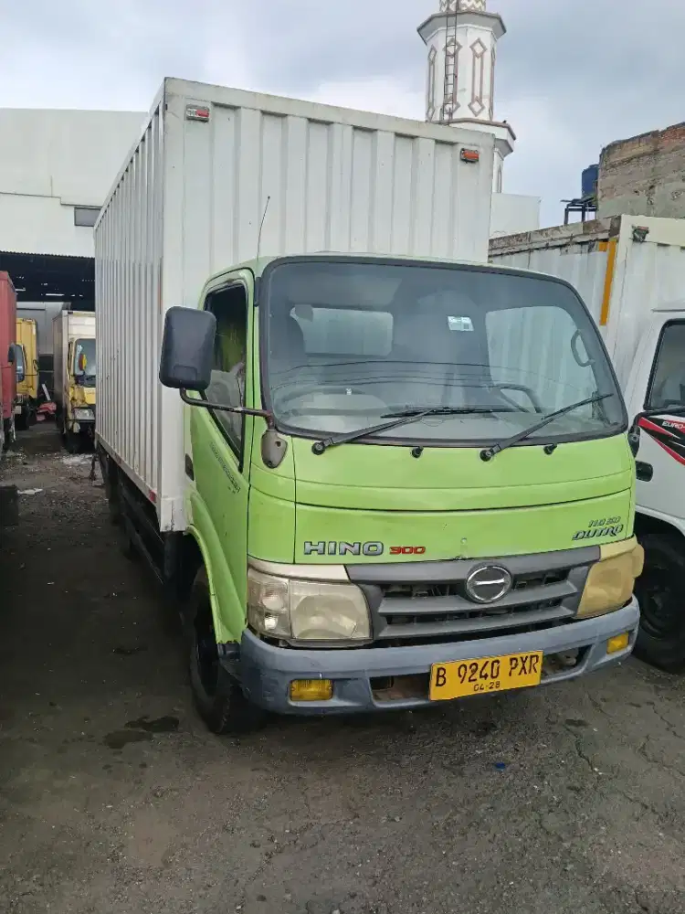 Hino Dutro 110SDL engkel Long box jumbo 16 kubik 2012