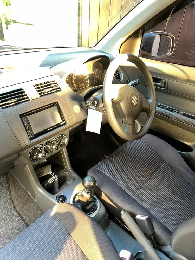 Suzuki Swift 2012 Bensin