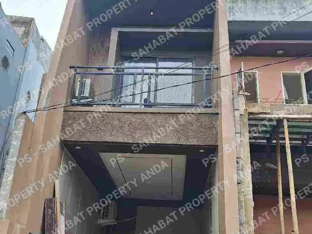 RUMAH BARU RENOV DI MATRAMAN STRATEGIS