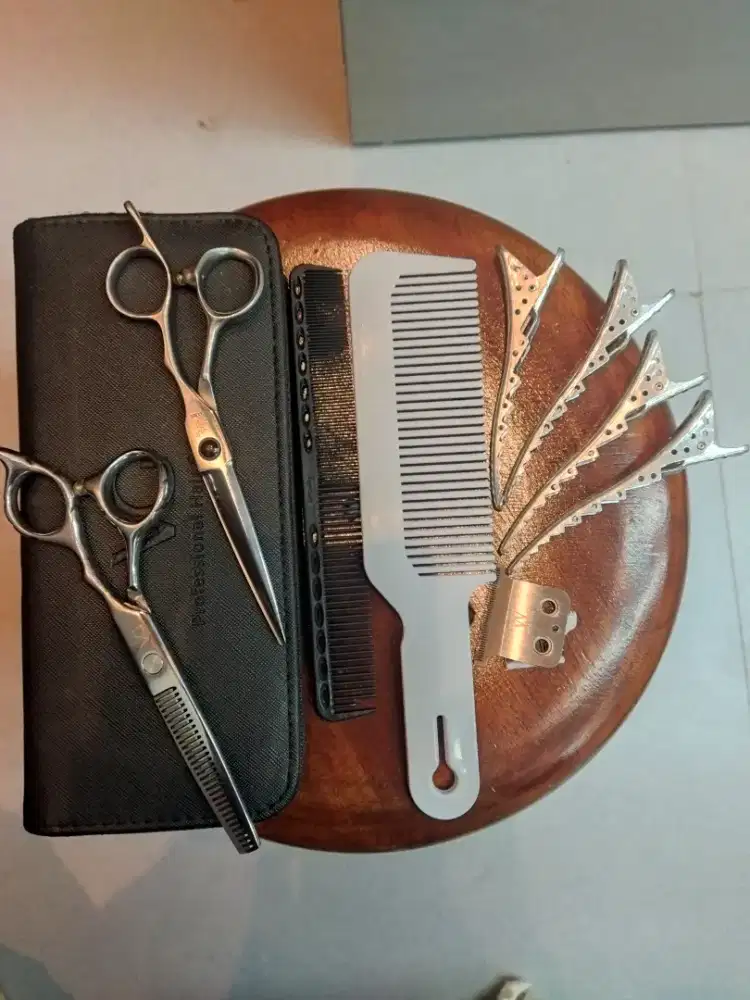 Paket Gunting & Sisir Cukur