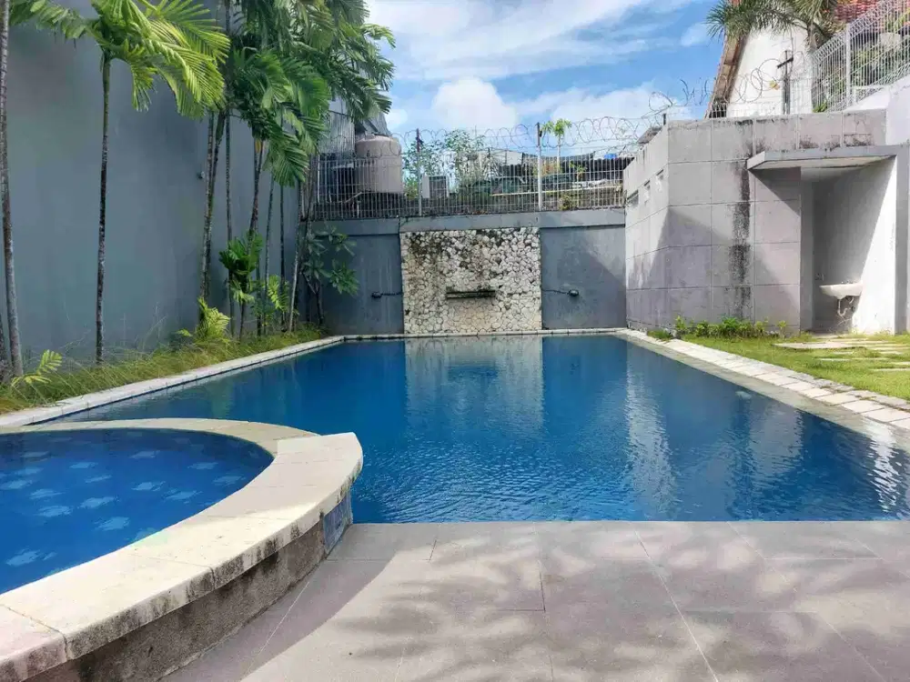 Villa cantik srategis tropical sunset Bali
