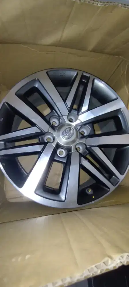Velg Original copotan Fortuner VRZ 2018