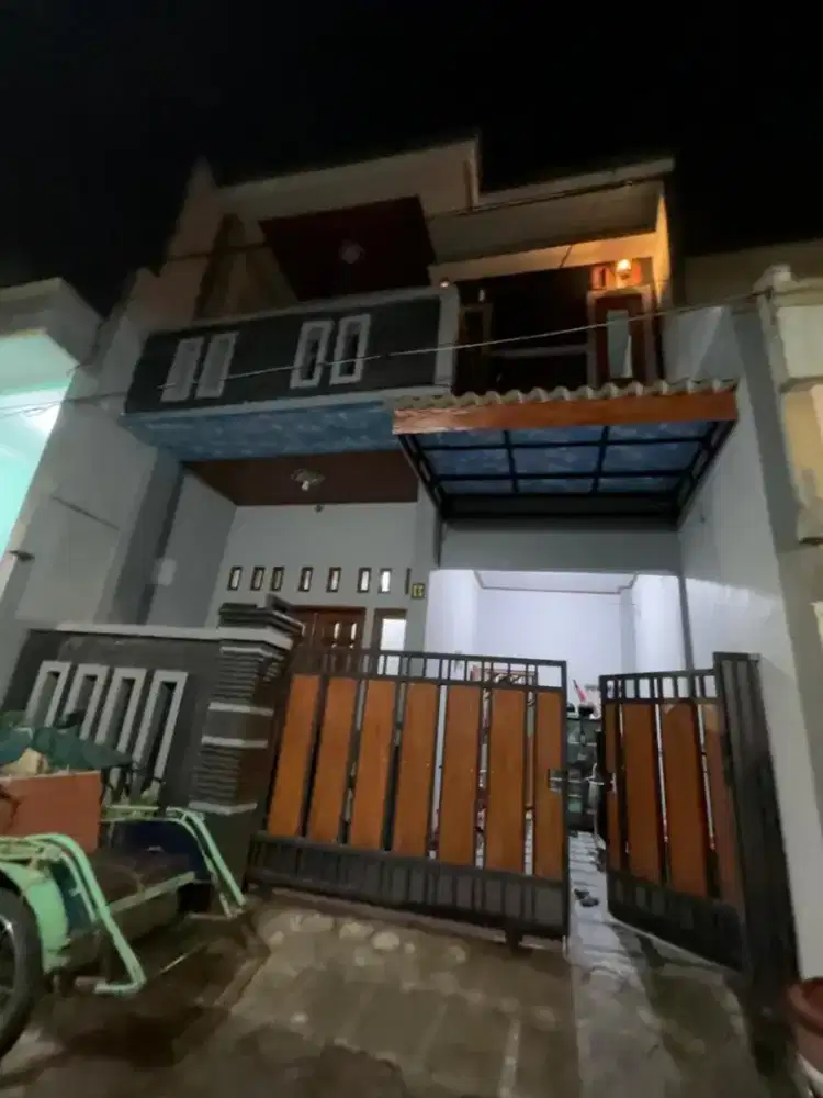 Dijual rumah Manukan SHM Lantai 2