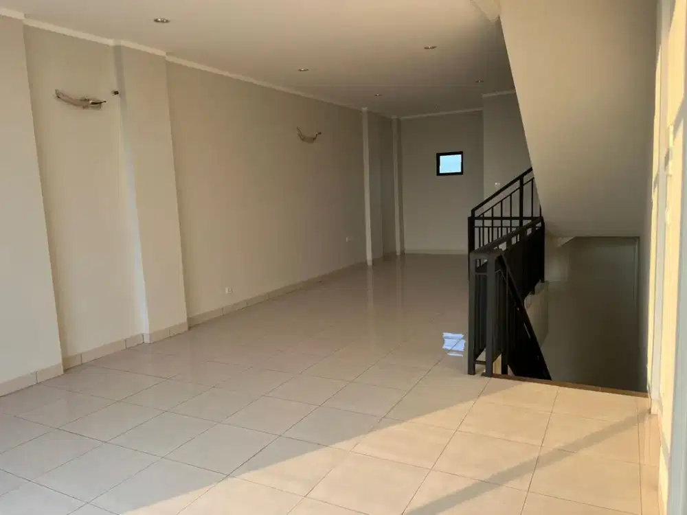 Ruko Premium Summarecon Crown Gading – Siap Pakai, Lokasi Boulevard, Strategis!